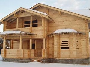 Выполнение внутренней и внешней отделки деревянного дома
